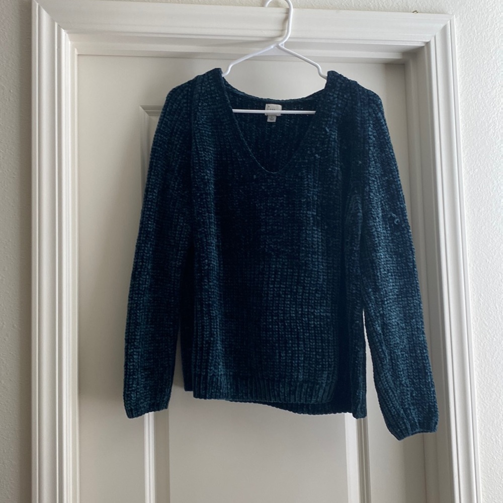*LIKE NEW!* a new day Velvet Sweater